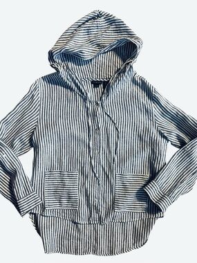 Tahari Coastal Nautical Cottagecore Linen Button Up Shirt. Size Large. 44 Bust
